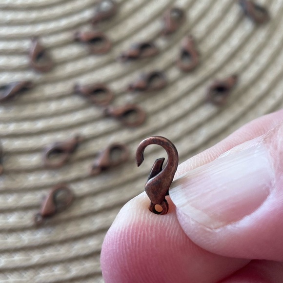17 Lobster Claw Clasps 11mm in Antique Copper Tone for Jewelry Craft Making - Picture 5 of 5